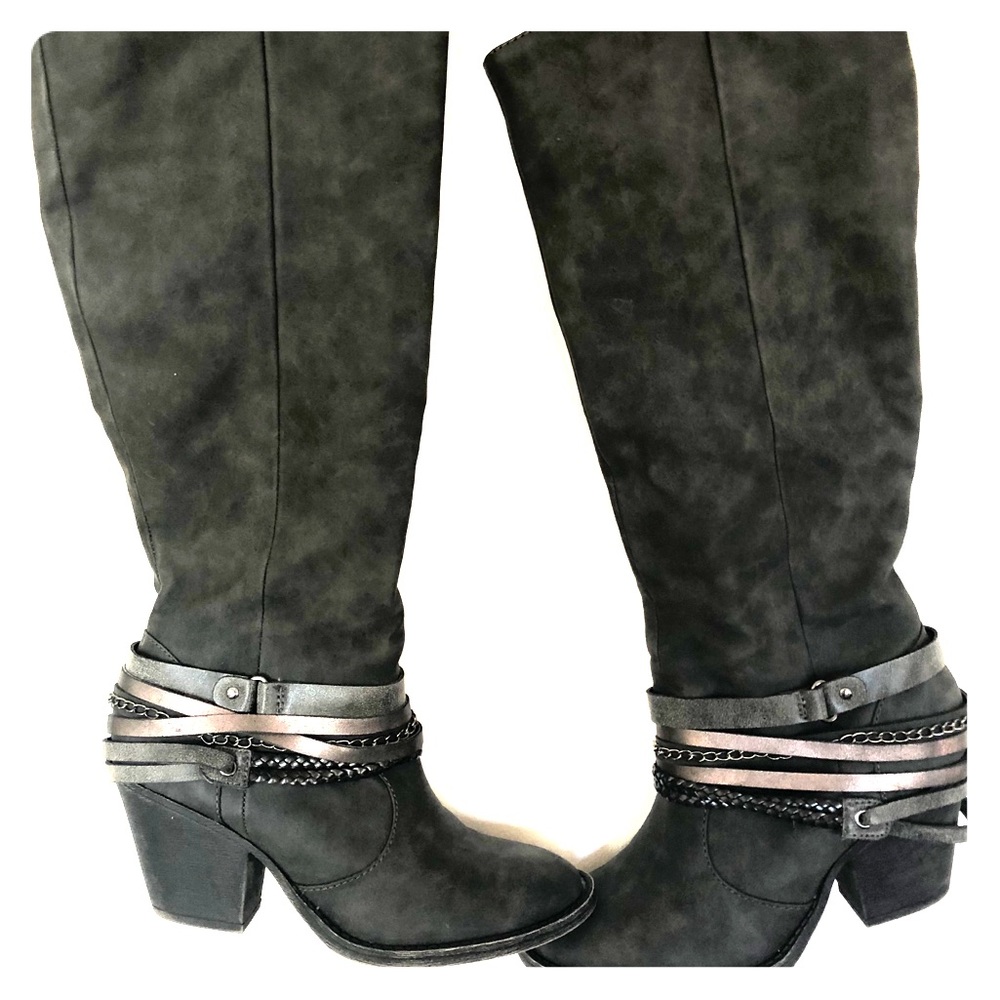 Tall gray faux-leather boots, size 7.5